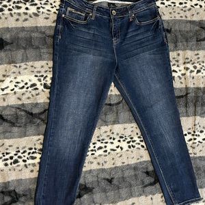 Amethyst Capri/above the ankle jeans